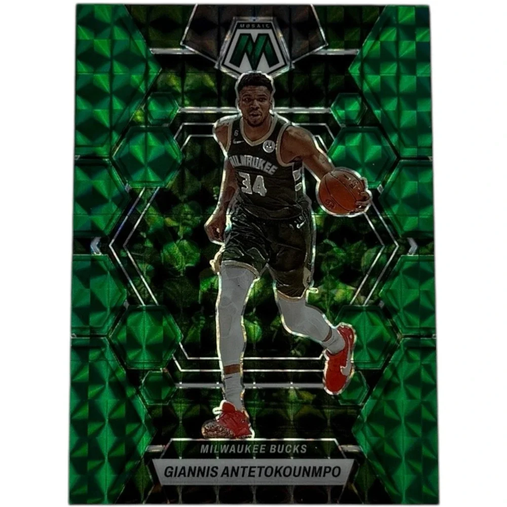 2022-23 Panini Mosaic‎ - Giannis Antetokounmpo #15 Green Mosaic Prizm